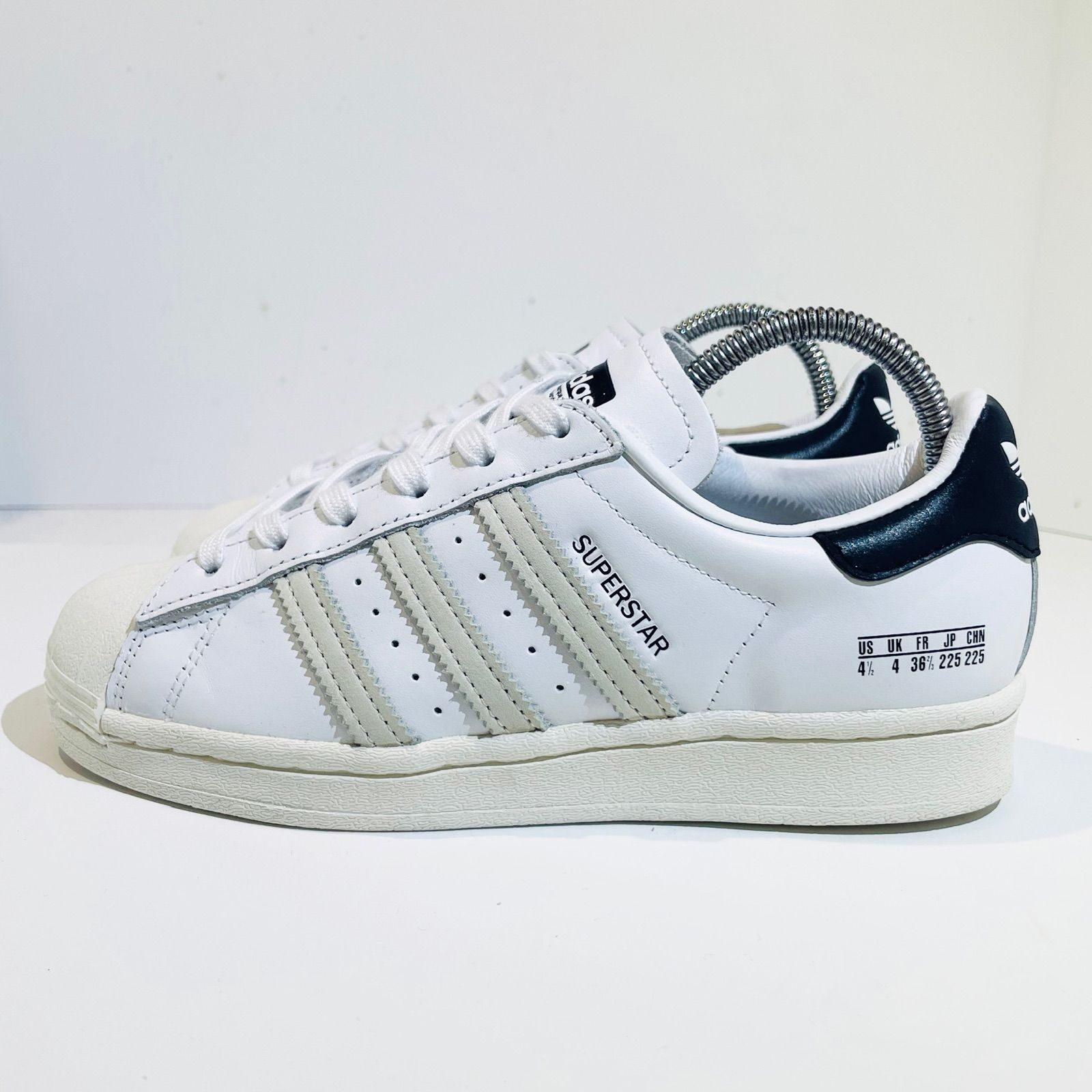超爆安 新品、未使用 adidas☆SUPERSTAR/スーパースター☆FV2808☆白黒☆22.5 スニーカー - www.setopen.com  www.setopen.com