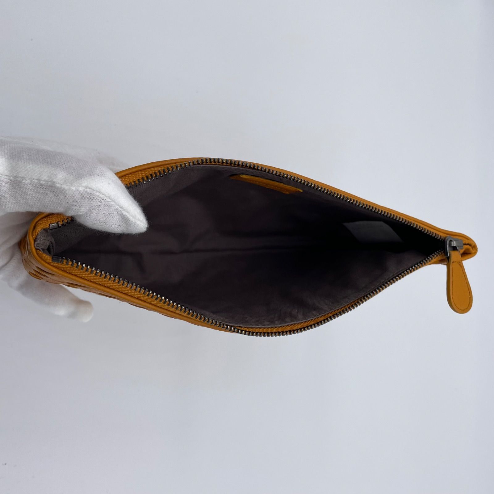美品】BOTTEGA VENETA ポーチ キャメル 品番：256399-V001O-7604 