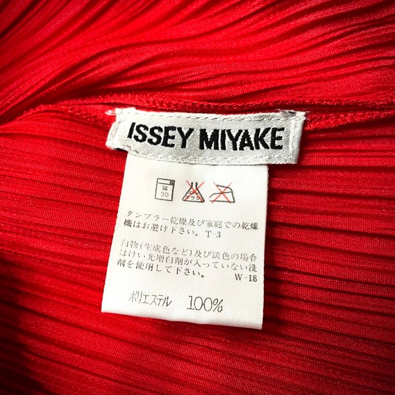 ISSEY MIYAKE サイドスリットプリーツノースリーブロングトップス