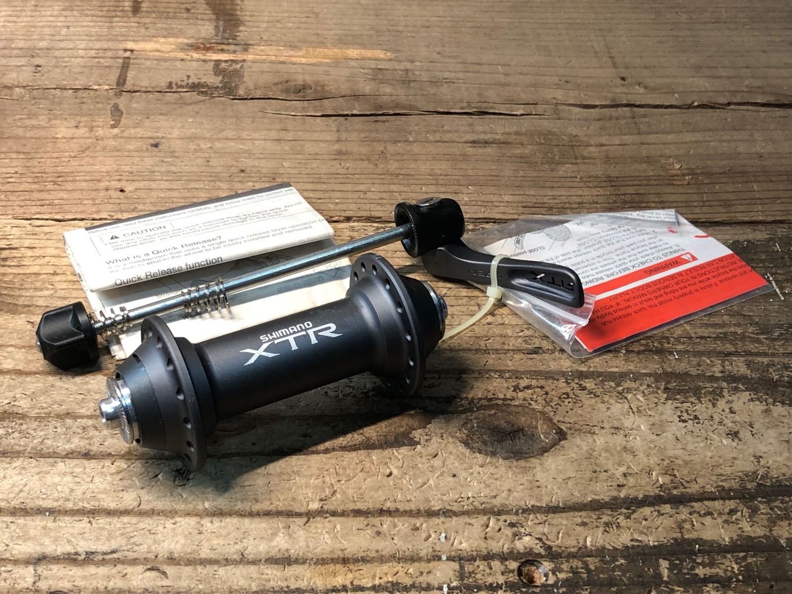 JK488 シマノ SHIMANO XTR HB-M950 28H フロントハブ OLD100mm