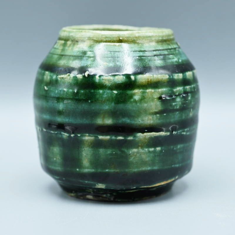 白磁縄文壺　菊池一磨作　未使用品 菊花文飾壺 - 国立工芸館