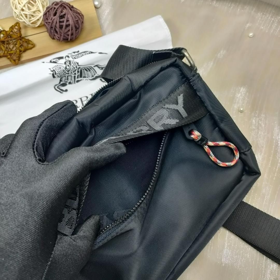 ⭐️ 極美品 バーバリー Burberry ショルダーナイロンバッグ 極美品 バーバリー ショルダーナイロンバッグ - メルカリ