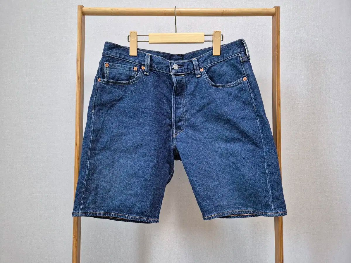 【雷市場（ポンジャン）商品韓国直送】LEVI'S(リーバイス) メンズ デニム ハーフパンツ 34