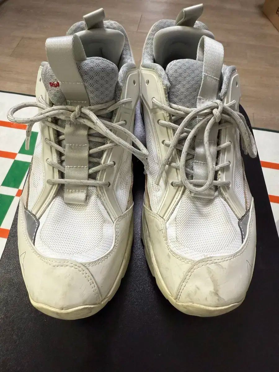 ROA ハイキング ロック 락 白 43