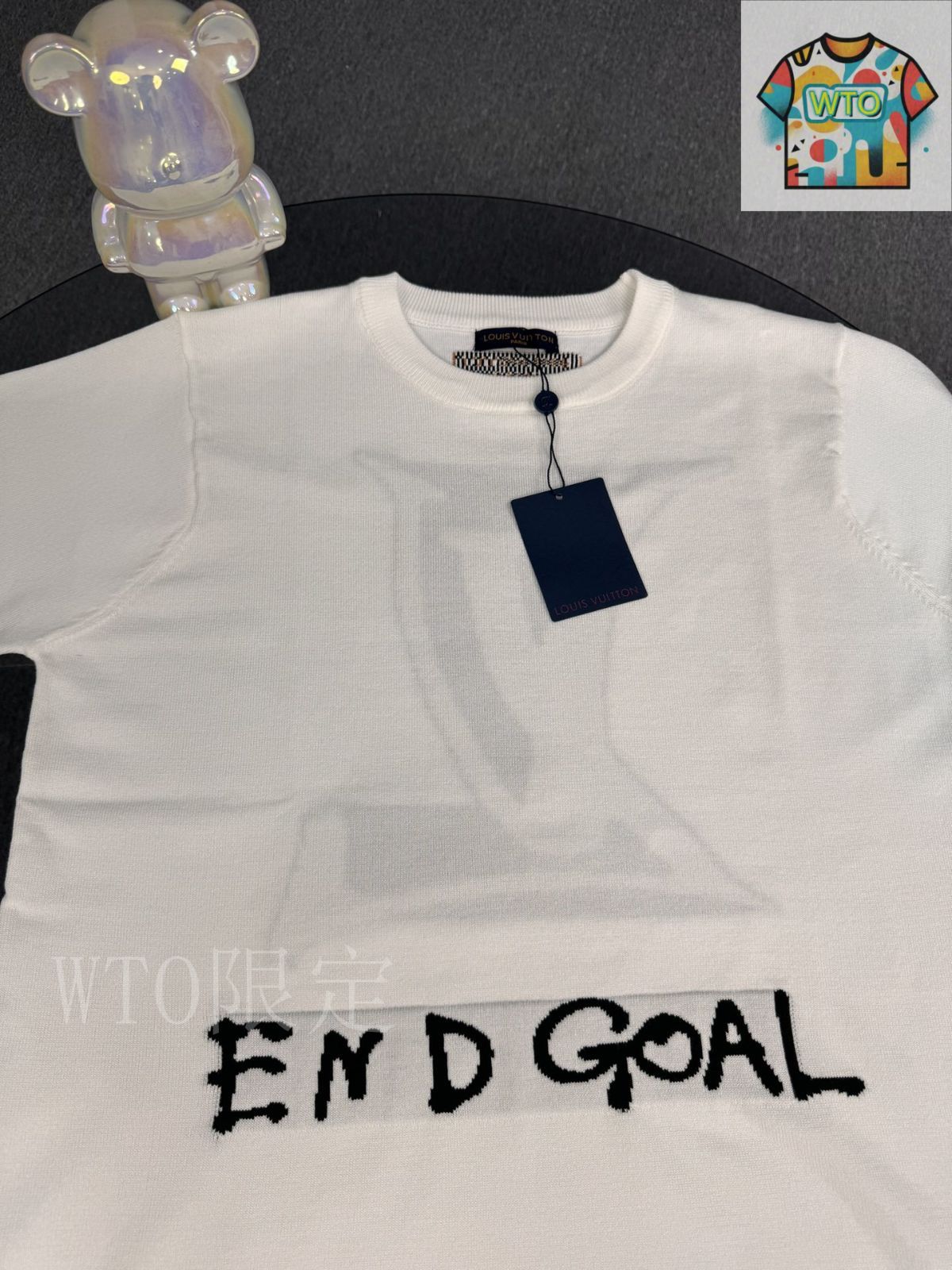 【ビーズの手書き風ロゴが可愛い♡】Louis Vuitton Tシャツ 今日特価】Louis Vuitton 25ss カラーロゴグラフィティ手描き T