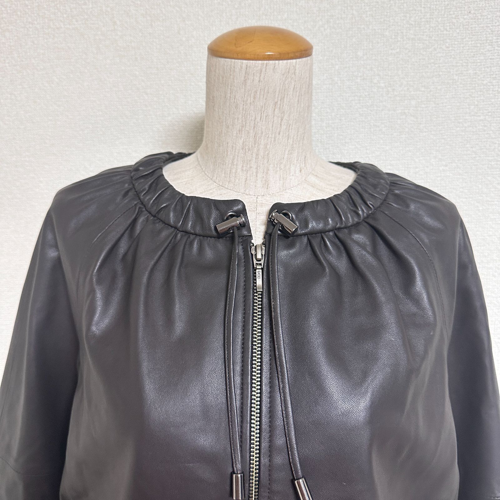 DAMA collection 羊革 ギャザーレザージャケット シングルライダース 本革レザーブルゾン 袖ゴム入り ショート丈 ラグランスリーブ サイズ1 S チャコールブラウン