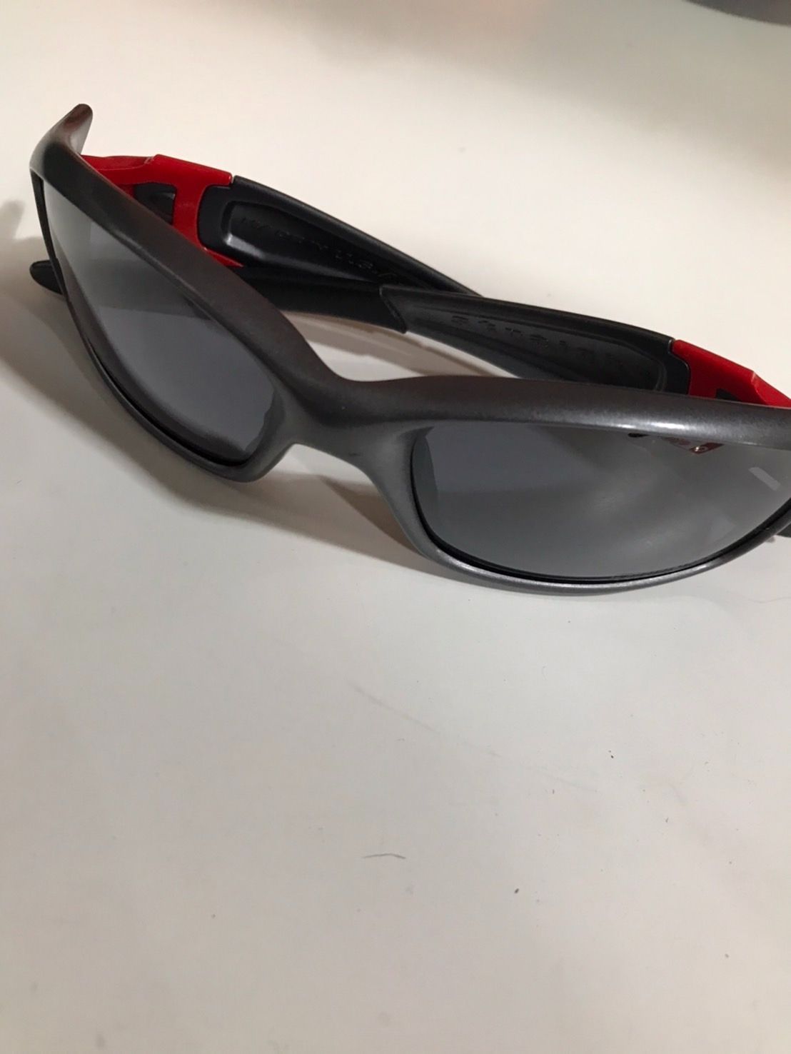 オークリー サングラス ストレートジャケット マットシルバー レッド アジアンフィット 偏光レンズ メンズ 12-790J ドゥカティ DUCATI ケーシーストーナー STRAIGHT JACKET メンズ レディース オークレー オークレイ 男女兼用