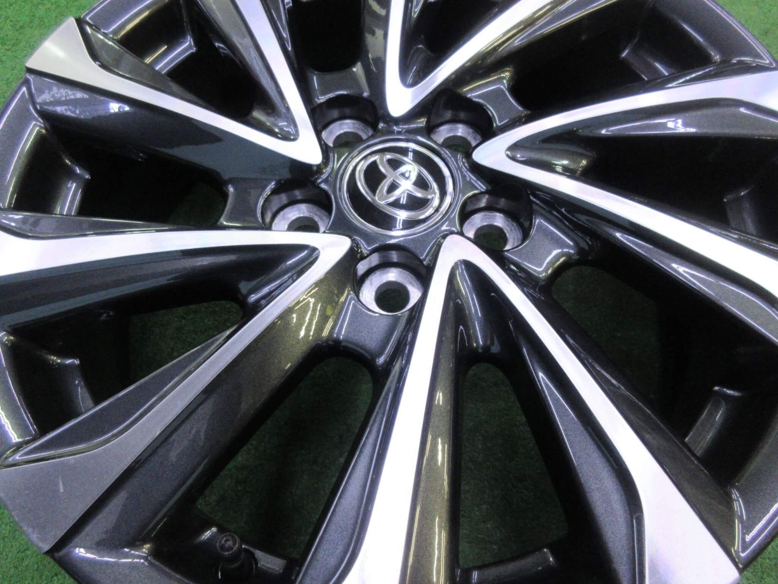 40 新車外しの為程度良好です♪