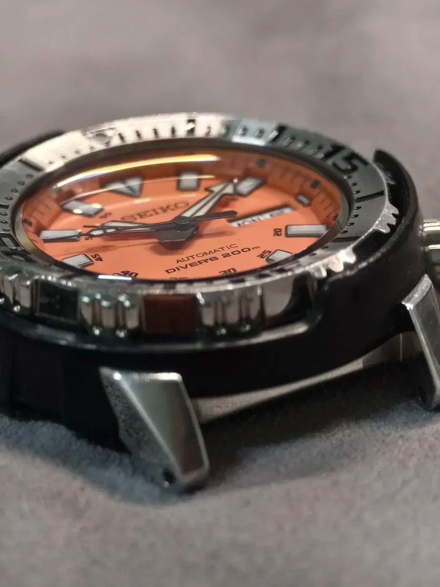 最高の品質、最低の価格! SEIKO 韓国 EDITION オレンジ ベイビー チュナ SRP 251J1 【90%OFF超高級ブランド】