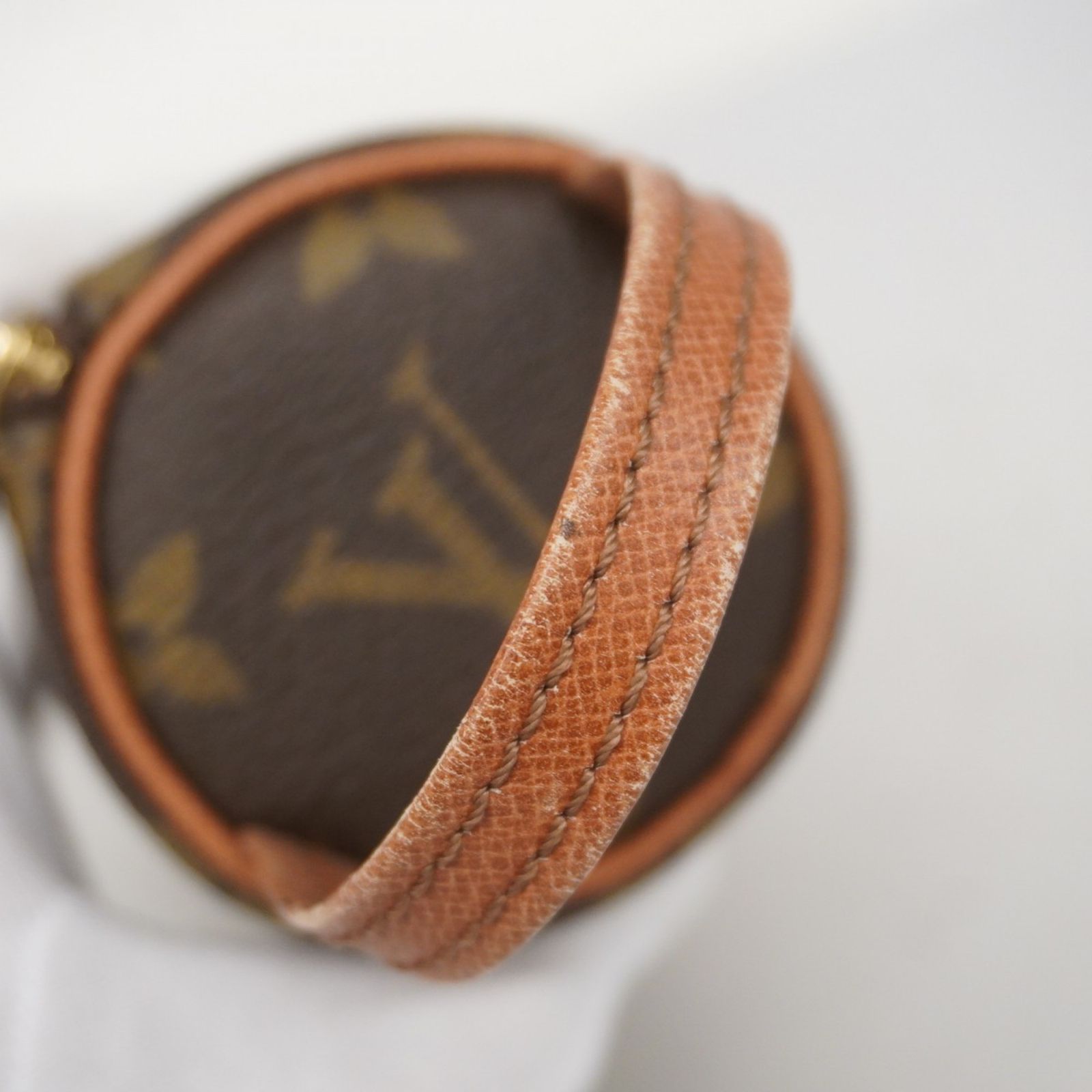 LOUIS VUITTON ルイ・ヴィトン モノグラム トゥルース・ロンド