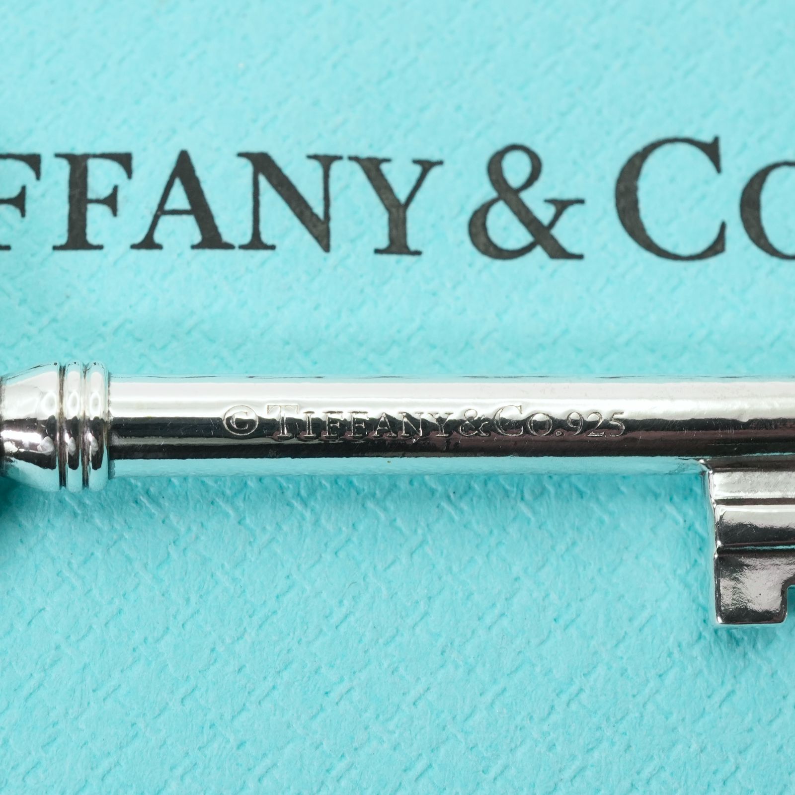 美品 ティファニー オーバル ラージ キー ペンダントトップ/25-819S  