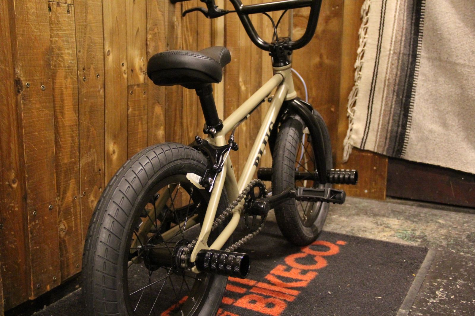 BMX KIDS 14インチ】キッズ 子供自転車 TNB PLUG 14 FAT MATT SAND 