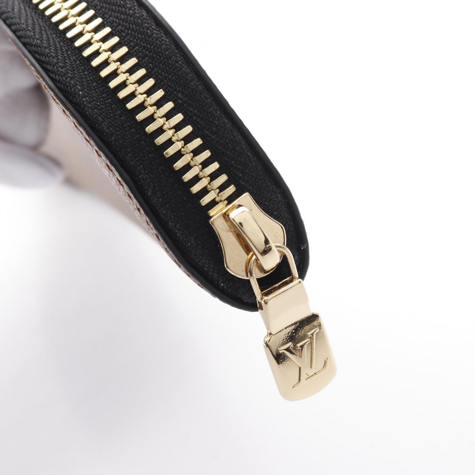 VUITTON ルイ