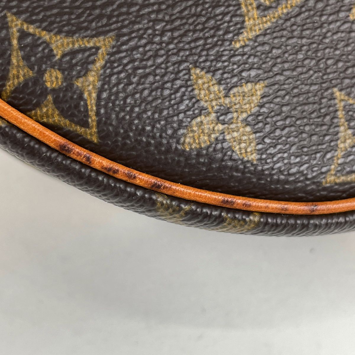 ルイ・ヴィトン Louis Vuitton タンブラン 斜め掛け ポシェット