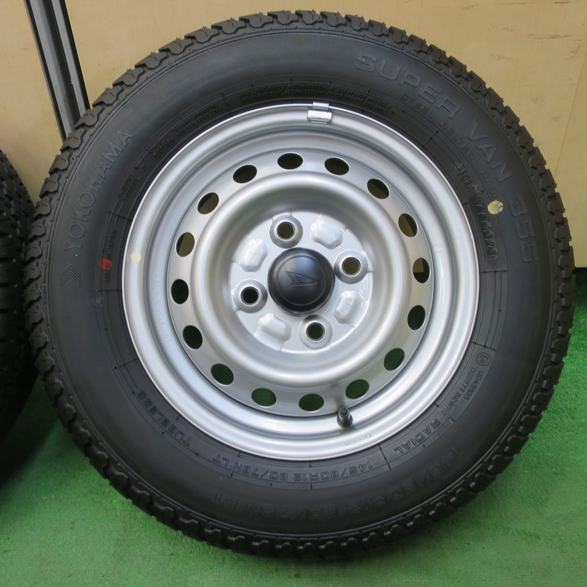 145|80R12 80|78N