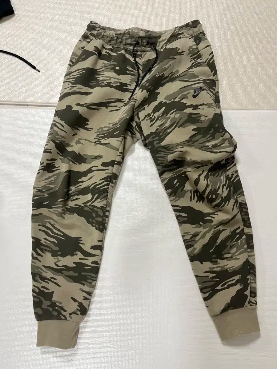 【雷市場（ポンジャン）商品韓国直送】 Nike(ナイキ） カモフラ テックフィット L