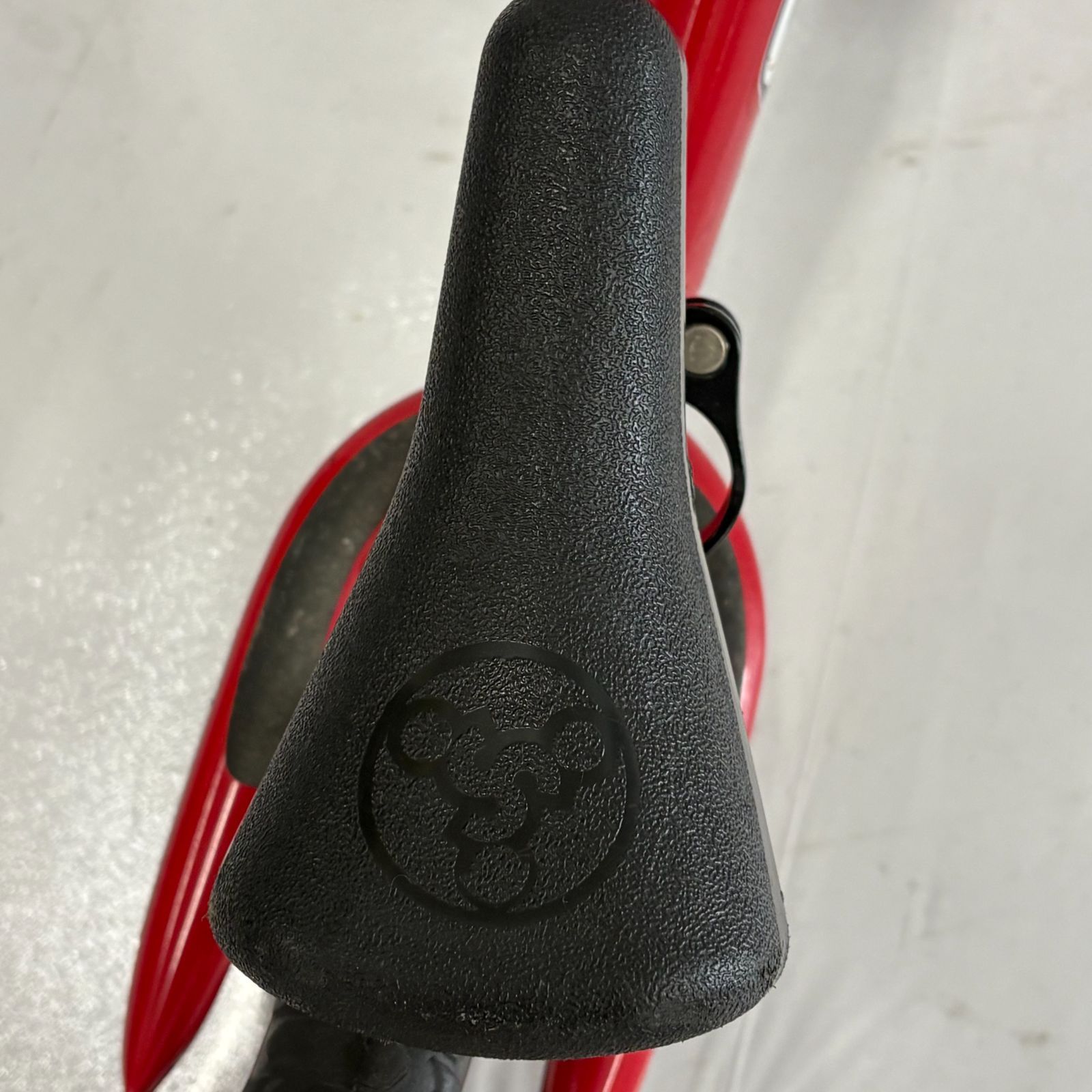 ❖【極美品/未使用に近い】STRIDER レッド/クラシックモデル日本正規品 美品 大人気カラー STRIDER ストライダー12 CLASSIC
