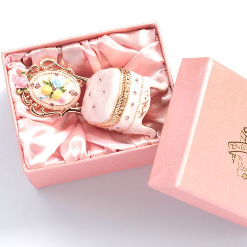 EX442【正規品】 ミニチュア家具（ホワイト、ピンク） ドール