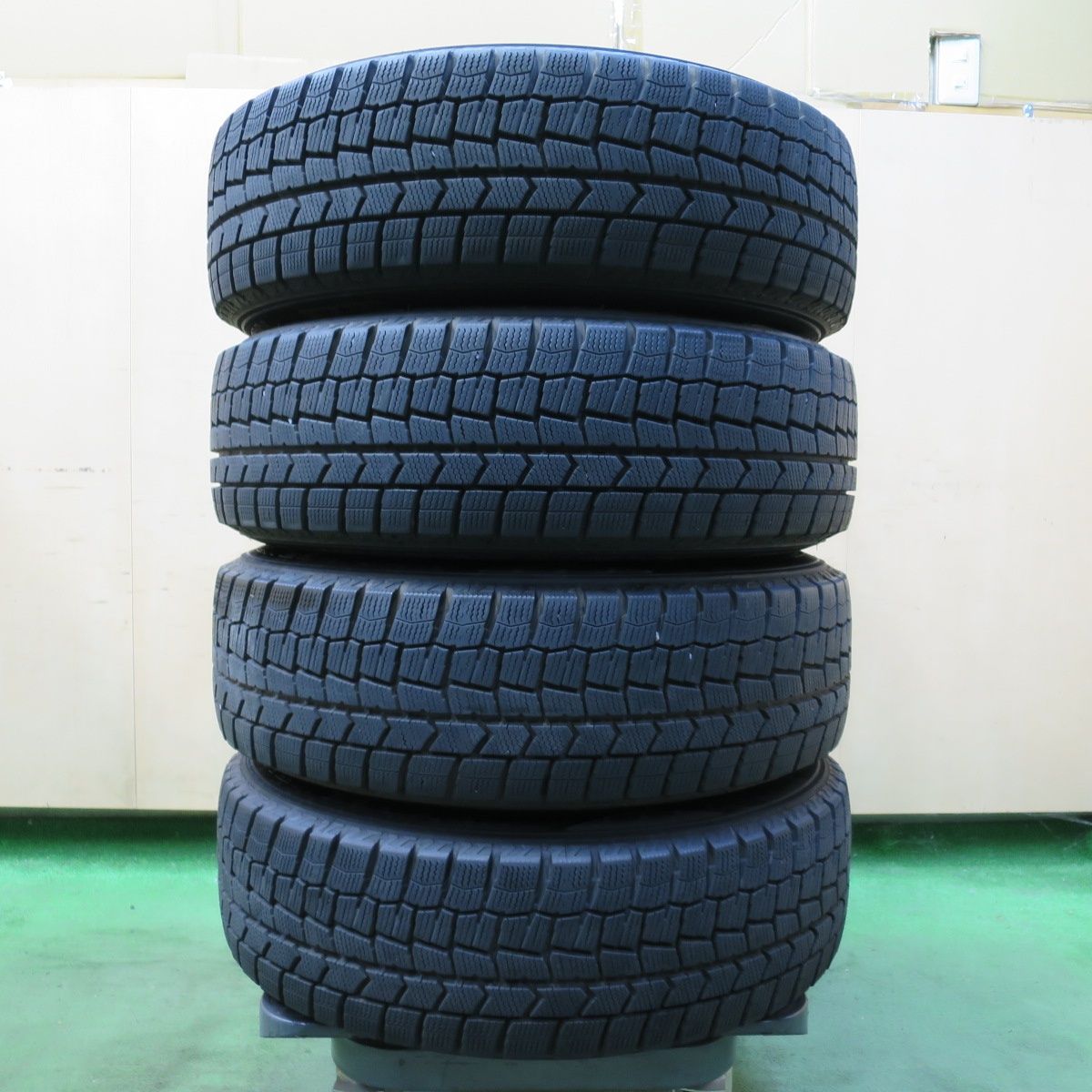 ★☆175/65R15 84Q ダンロップ ウィンターマックス WM01 スタッドレスタイヤ 4本 送料込 T10110812☆★ DUNLOP WINTER MAXX WM02 175⁄65R15 84Q | タイヤの通販 販売と交換