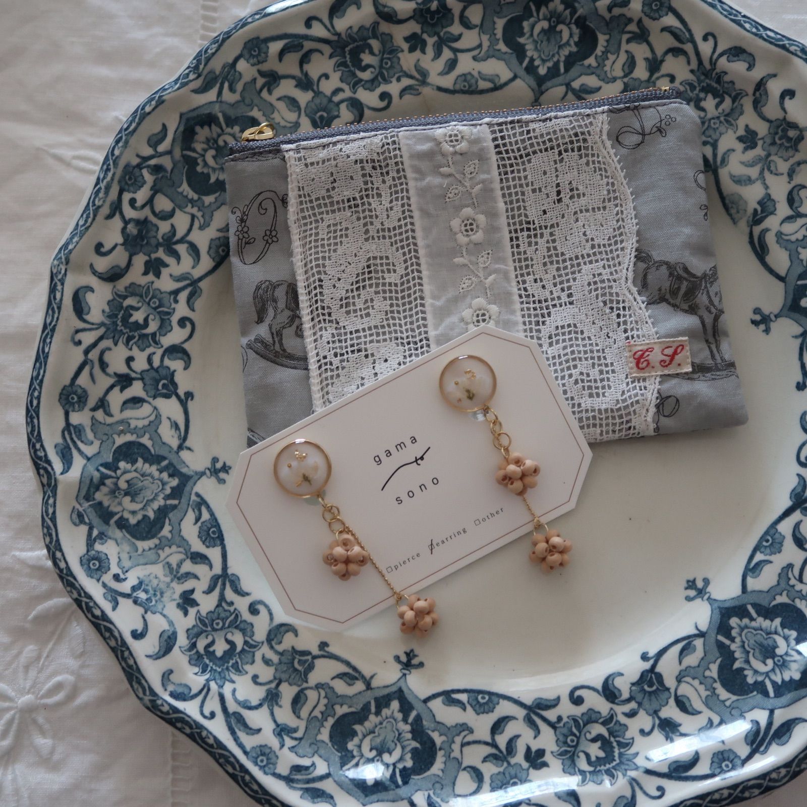 handmadeイヤリング・ポーチｓｅｔ