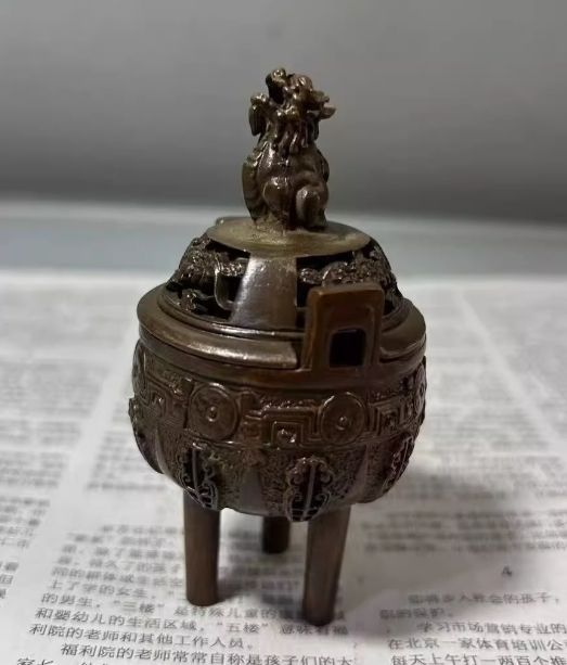 瑞獣三足両耳香炉 磁器香炉 香具 仏具 工芸品 装飾品 美術品 置物 瑞獣 三足両耳 香炉 現代工芸品 美術品 置物 - メルカリ