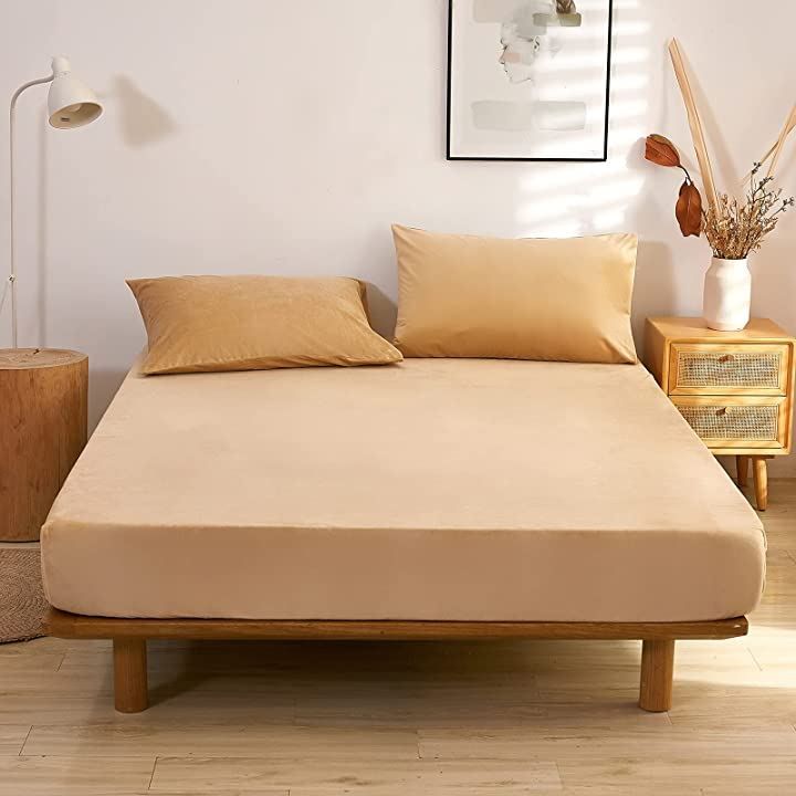 jinghede ボックスシーツ マイクロファイバー 秋冬用 静電気防止 ベッドシーツ マットレスカバー 丸洗いOK( beige，  ワイドダブル-150x200x30cm)