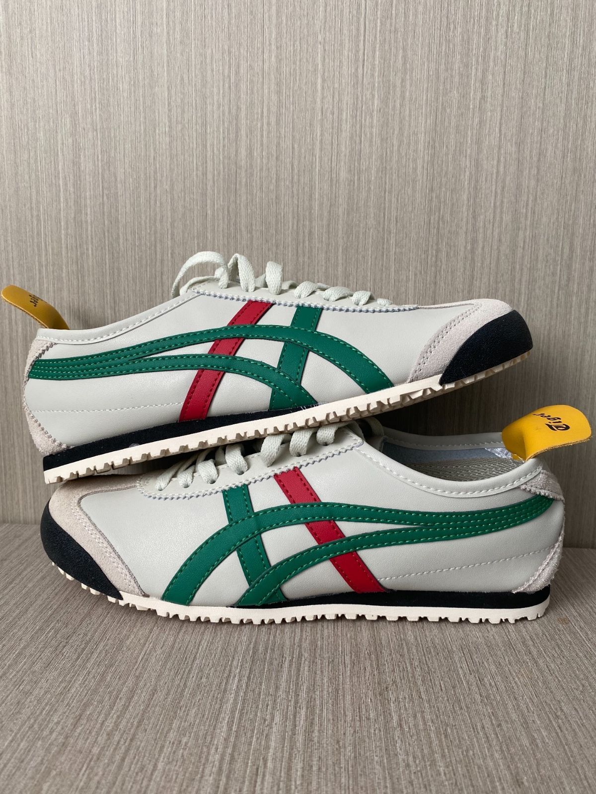 新品未使用　onitsuka tiger スポーツスタイルシューズ 新品未使用Onitsuka TigerオニツカタイガーMEXICO 66バズ