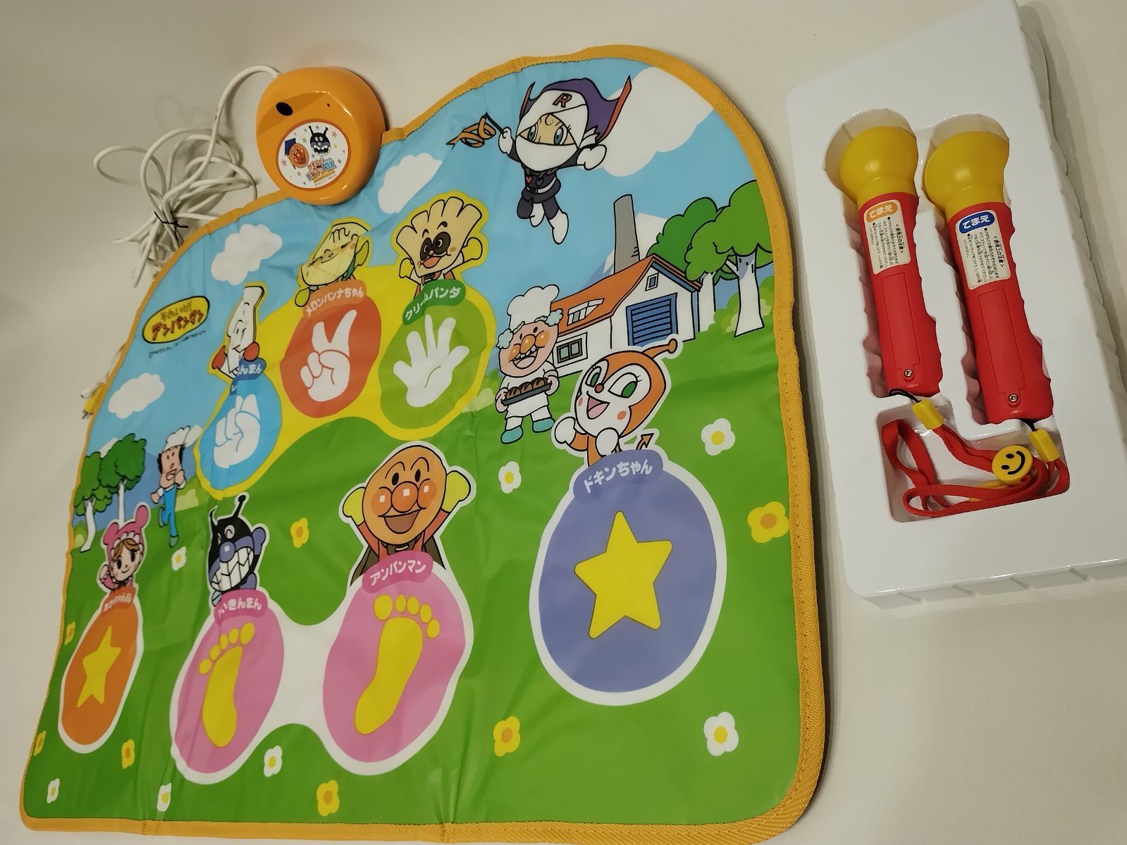 大得価，正規品 ♪♪即決！アンパンマン 家族で！育脳マットDX 未