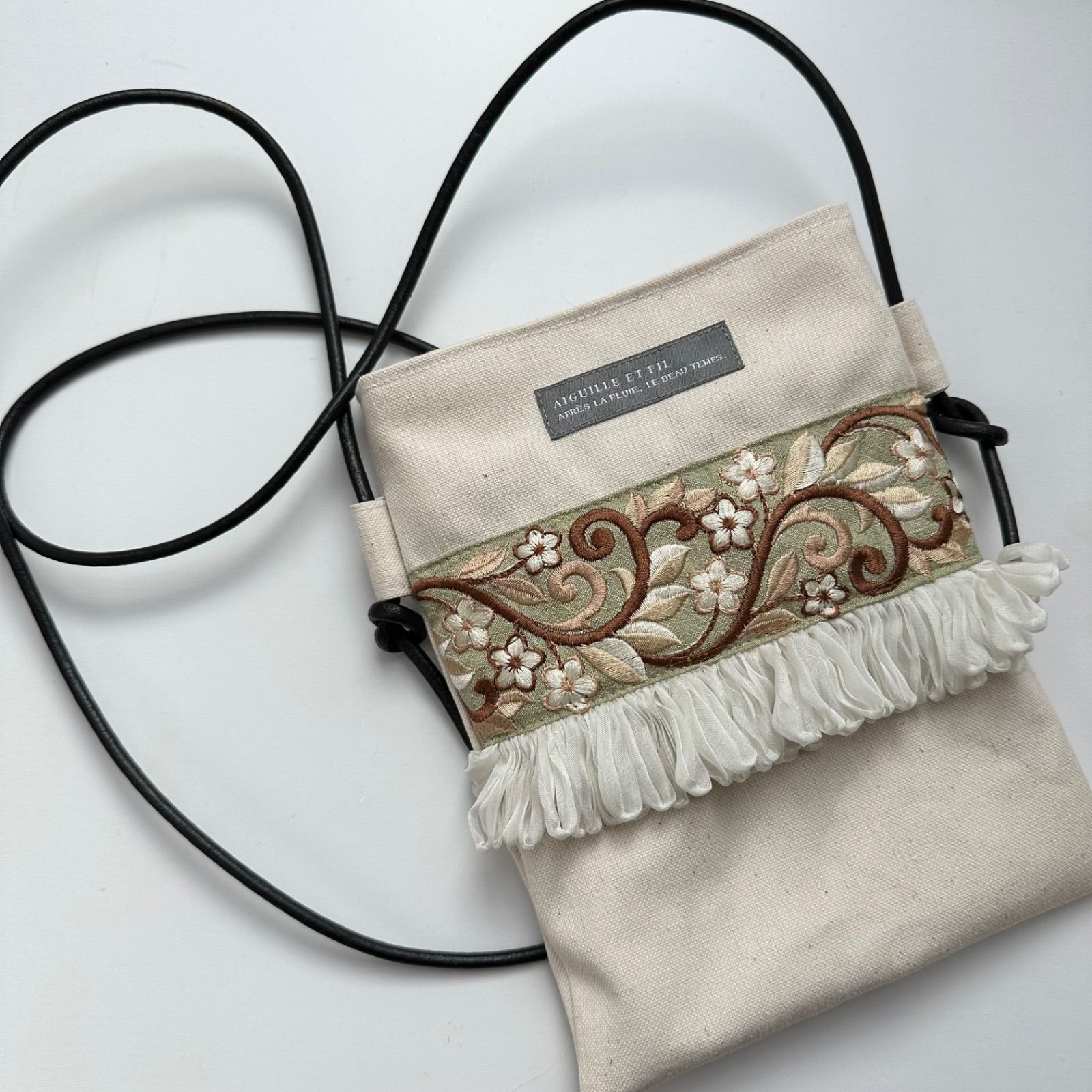 インド刺繍リボンのスマホポシェット/ショルダー
