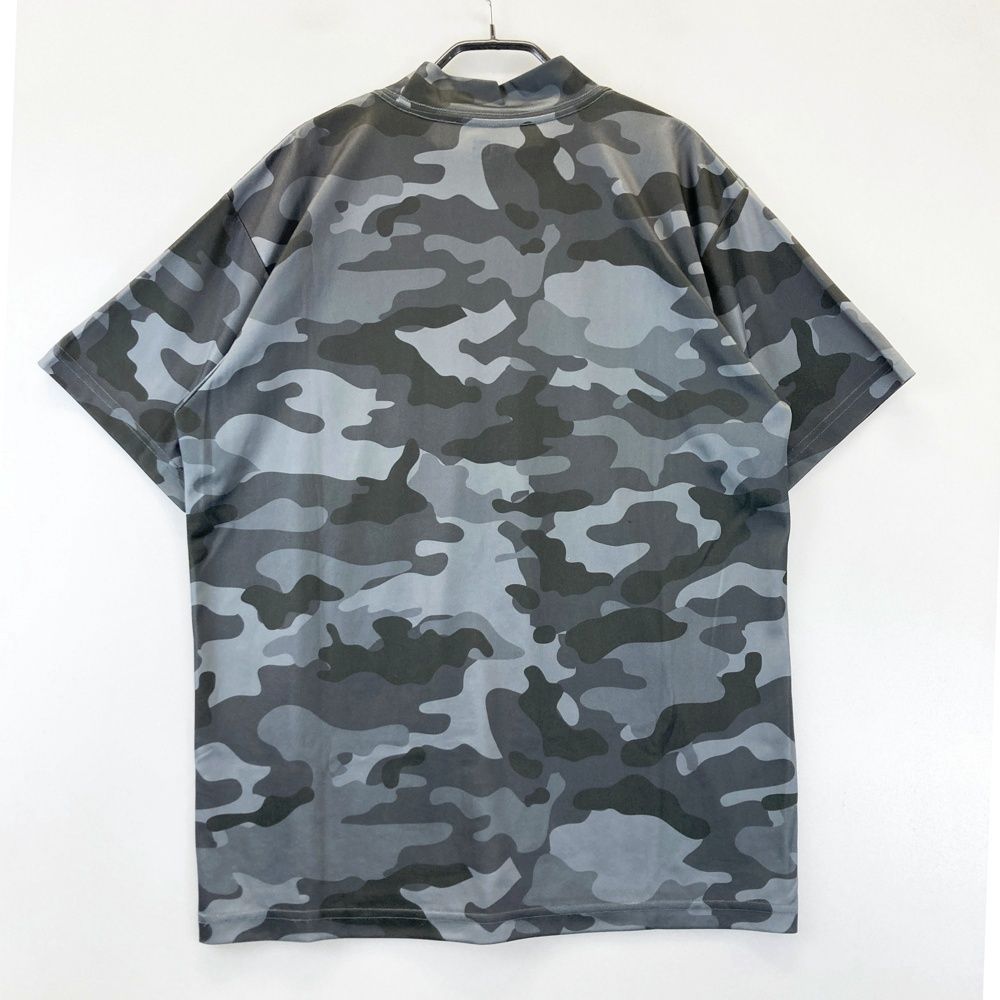 サイズ：XL NEW ERA ニューエラ  半袖モックネックTシャツ 総柄 ブラック系 [240101422664] ゴルフウェア メンズ ストスト NEW ERA ニューエラ Tシャツ メンズ レディース 半袖 大きい