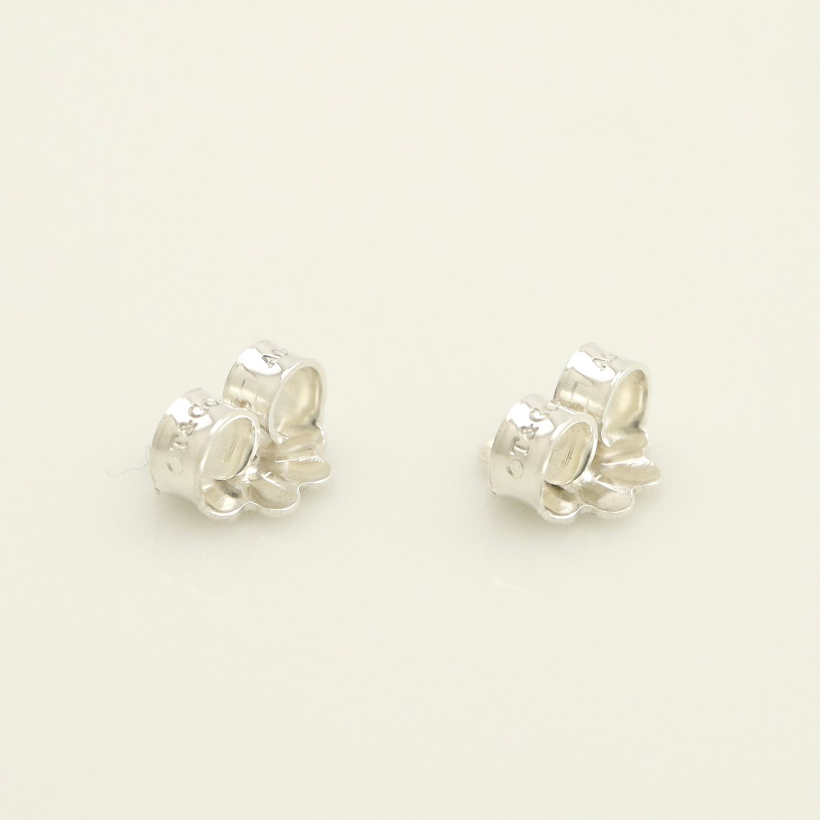 美品】ティファニー TIFFANY&Co. インフィニティ スタッド ピアス 
