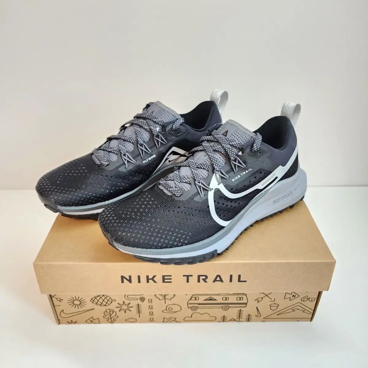 国内店舗の正規品 NIKE(ナイキ) リアクト ペガサス トレイル 4 ー 230 245