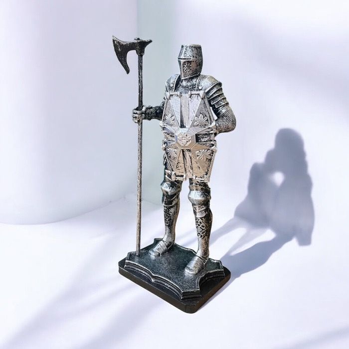 ヴィンテージ金属製レリーフ☆ヴィンテージ騎士ナイト飾り当時物 Amazon.co.jp: ブリキ 甲冑 鎧 騎士 ナイト オブジェ 装飾品