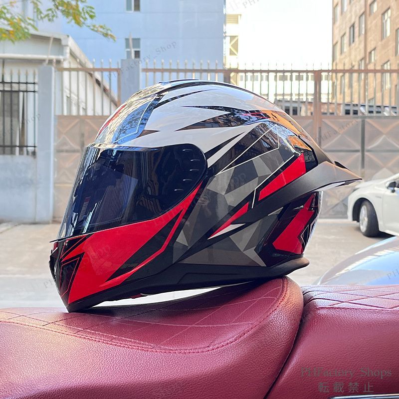 ヘルメット フルフェイスヘルメット バイク DOT承認 バイクヘルメット 耐久性 安全性 通気性 男女兼用 シールド色選択 おしゃれ ホワイト＆ブラック-レッド A79