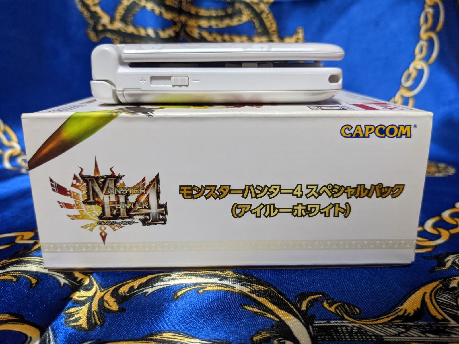 3DS LL モンスターハンター４ スペシャルパック（アイルーホワイト