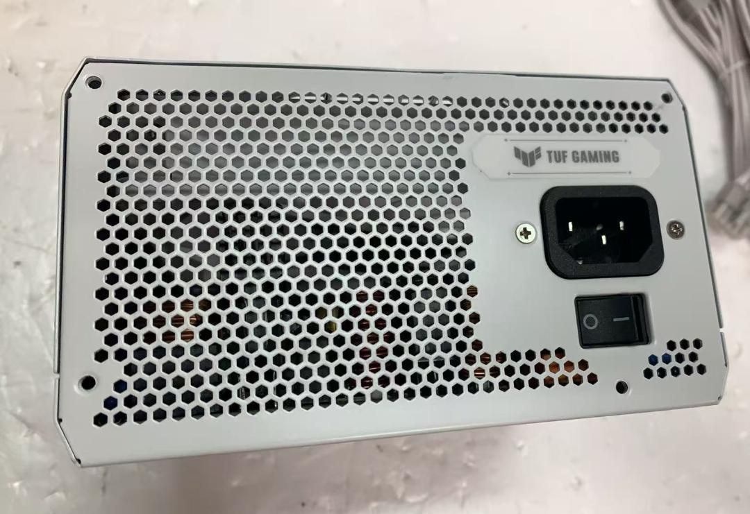 TUF‎TUF-GAMING-1000G-WHITE