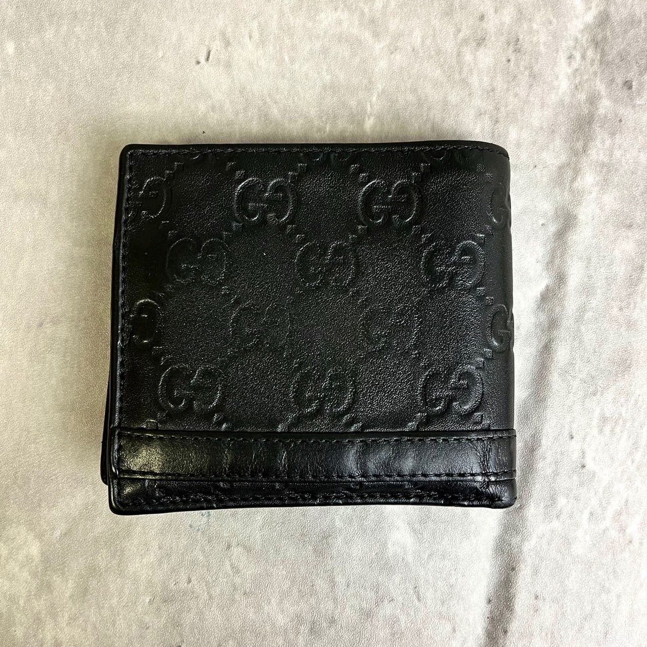 ✨良品✨ GUCCI グッチ 二つ折り財布 GG柄 シマ ロゴ型押し シルバー 