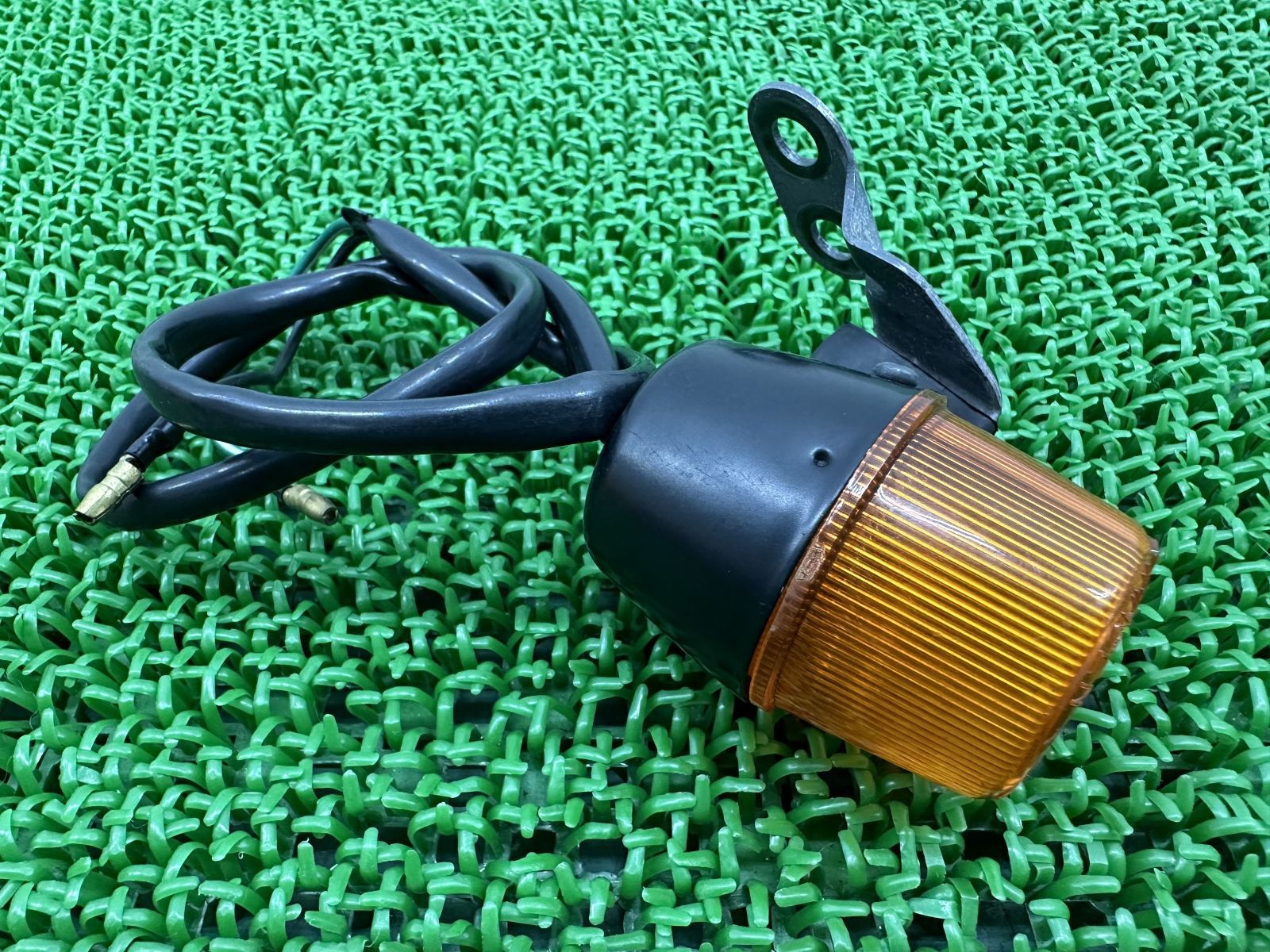 セロー250 リアウインカー 左 1121-410 ヤマハ 純正  バイク 部品 DG11J DG17J DG31J 取付ゴムブッシュ ステー付き 車検 Genuine