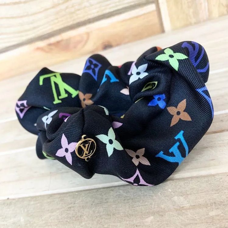 【未使用品】エルメス NAOUSSA クラウディア 241027G シュシュ 未使用品】エルメス NAOUSSA クラウディア 241027G シュシュ 未