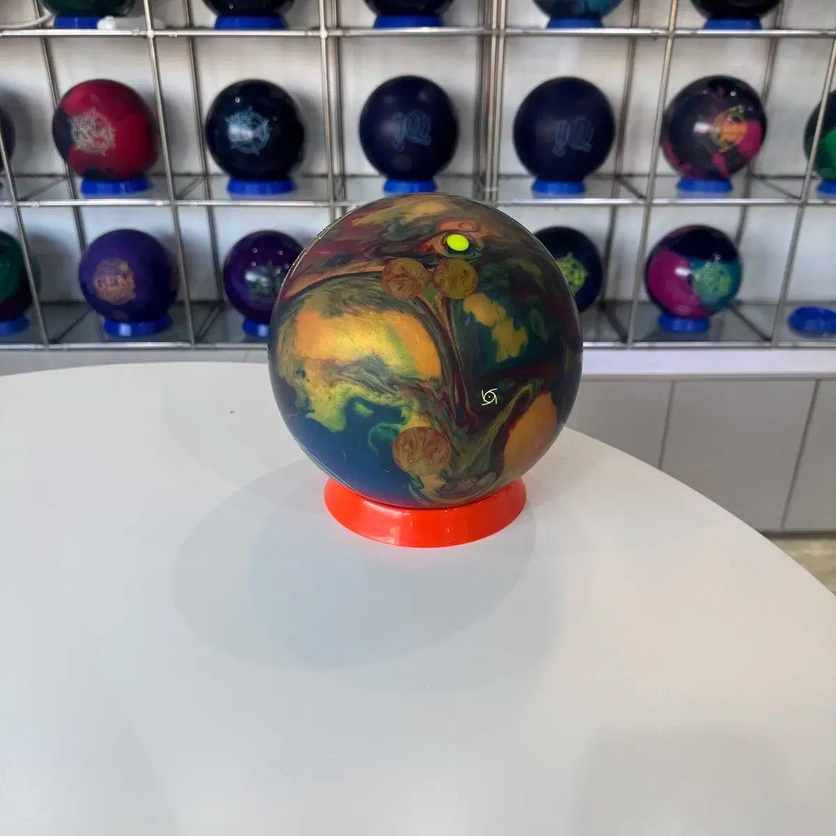 特売品◇期間限定◇! ボウリングボール 덤리스ジコン 14 ポンド 品質が完璧、値段が激安！