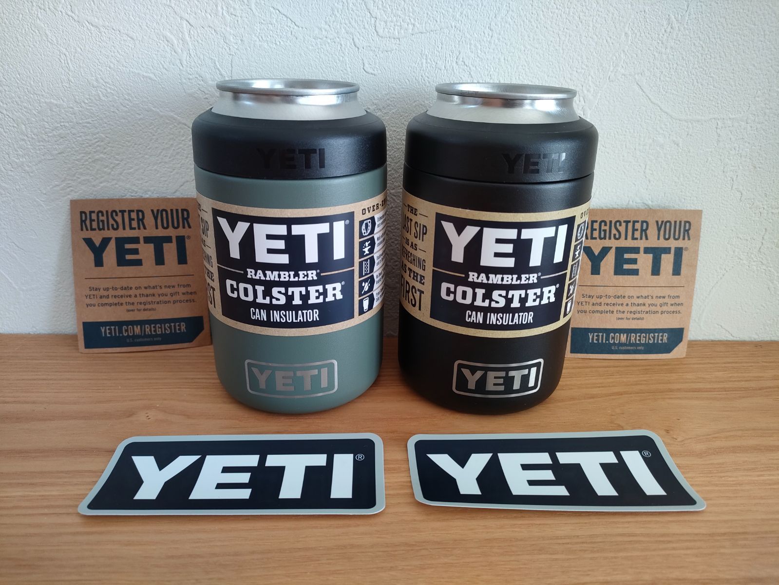 YETI ステンレス缶クーラー2色セット YETI ステンレス缶クーラー2色セット 未使用 YETI 缶クーラー2個