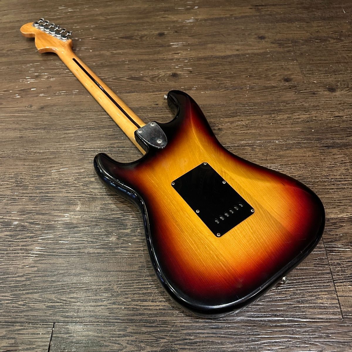 ストラトタイプギター(トーカイ製) 1982年製 Tokai SS-36 Silver Star