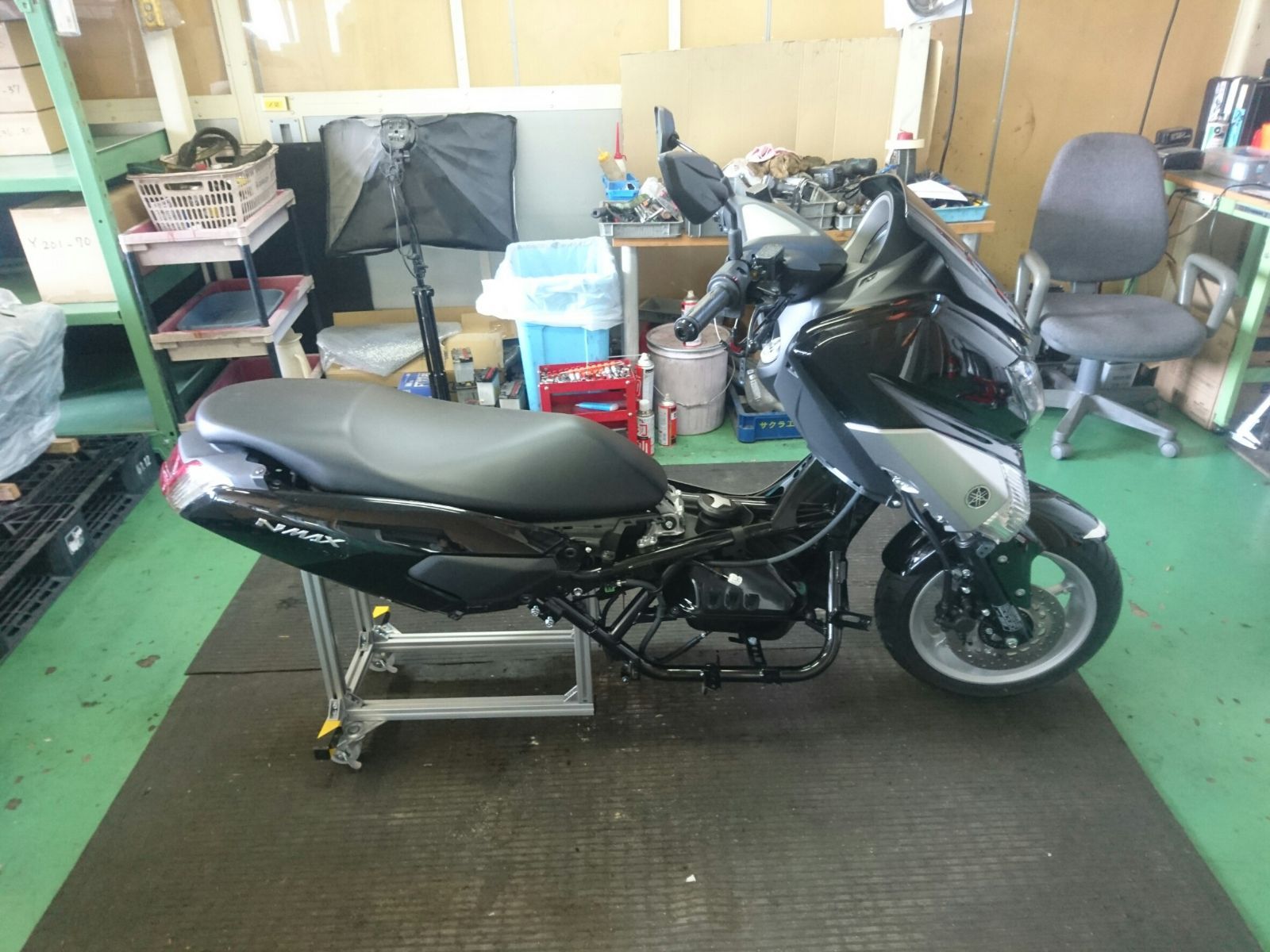 ヤマハ NMAX125 SE86J サイドモール右 Y227-46