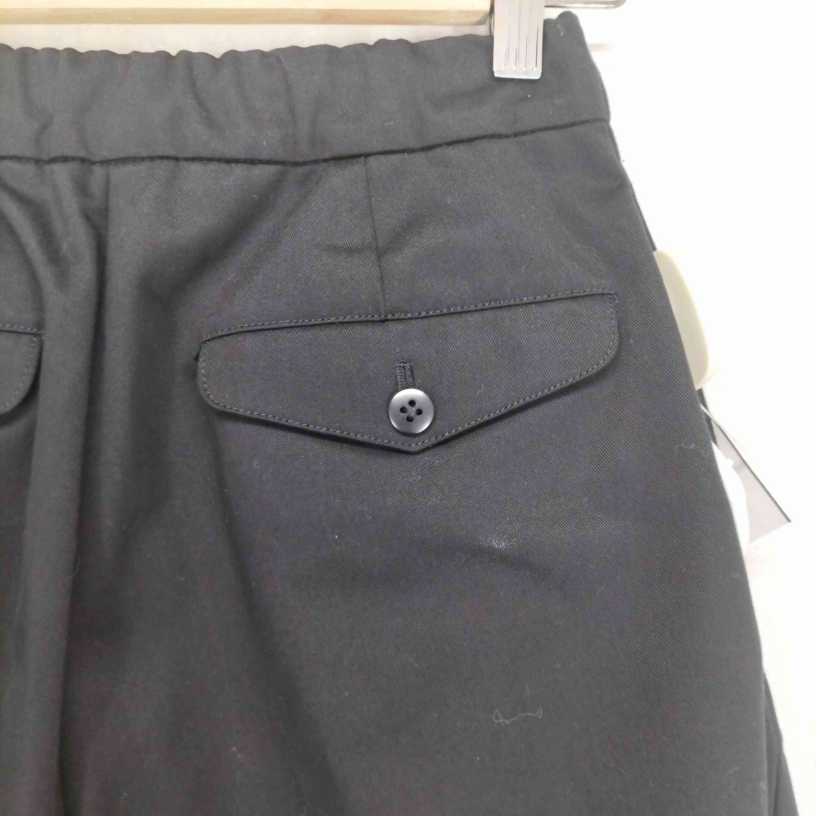 コクーンチノパンツ