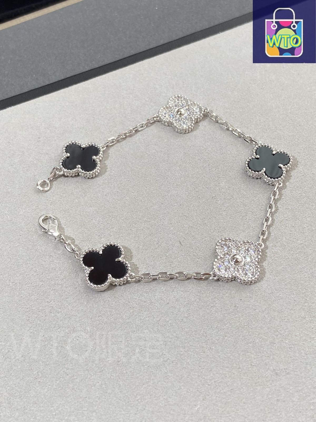 Van Cleef & Arpels 四つ葉のクローバーブレスレット Van Cleef & Arpelsシルバー 四つ葉のクローバーブレスレット
