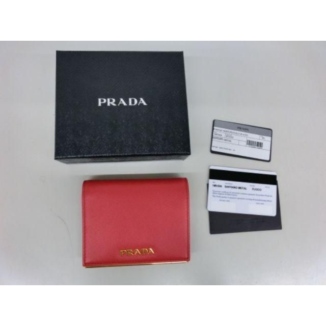 残り一つ新品 PRADA SAFFIANOゴールドプレート付二つ折コンパクト財布 