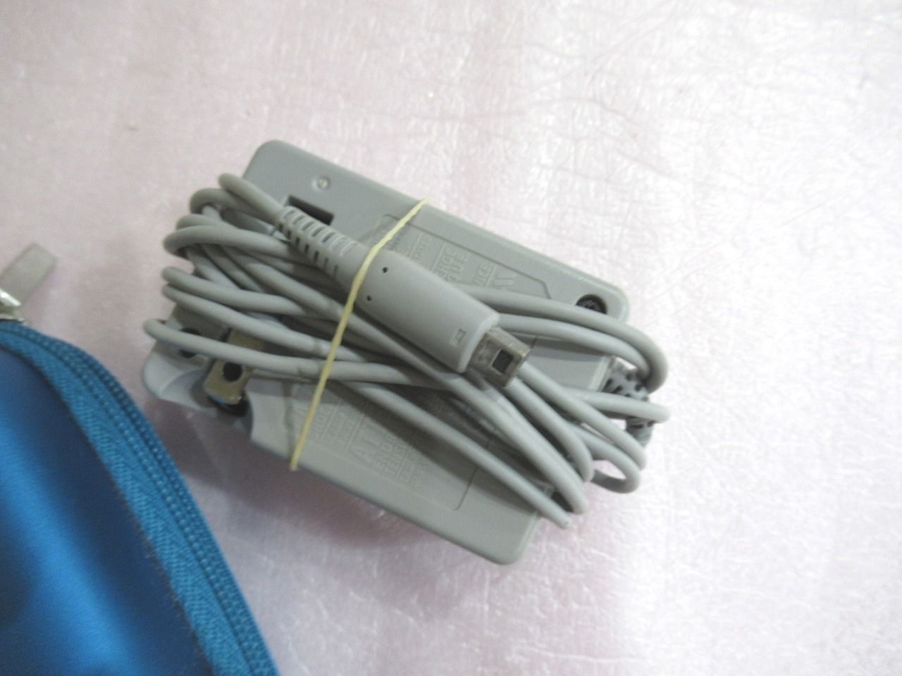 4GBメモリーカード＆アダプター付き ソフトもしまえるケースもおまけ