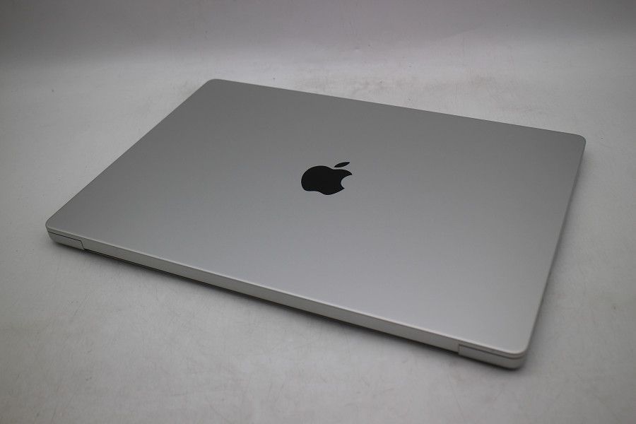 M1 Apple MacBook Pro シルバー 13.3インチMacBook Pro [整備済製品] 8コアCPUと8コアGPUを搭載