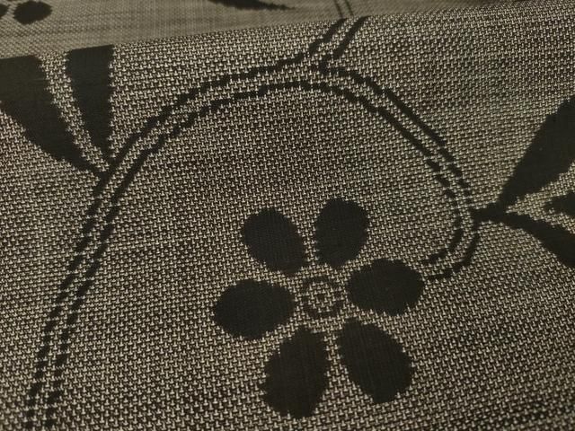 平和屋着物○本場大島紬 9マルキ 泥染め 花唐草文 正絹 逸品 CAAR8307vf