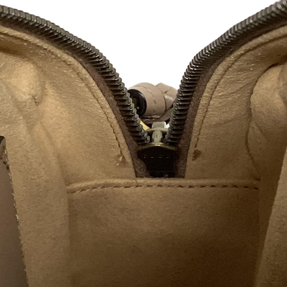 ピンクベージュ×ゴールド レザー